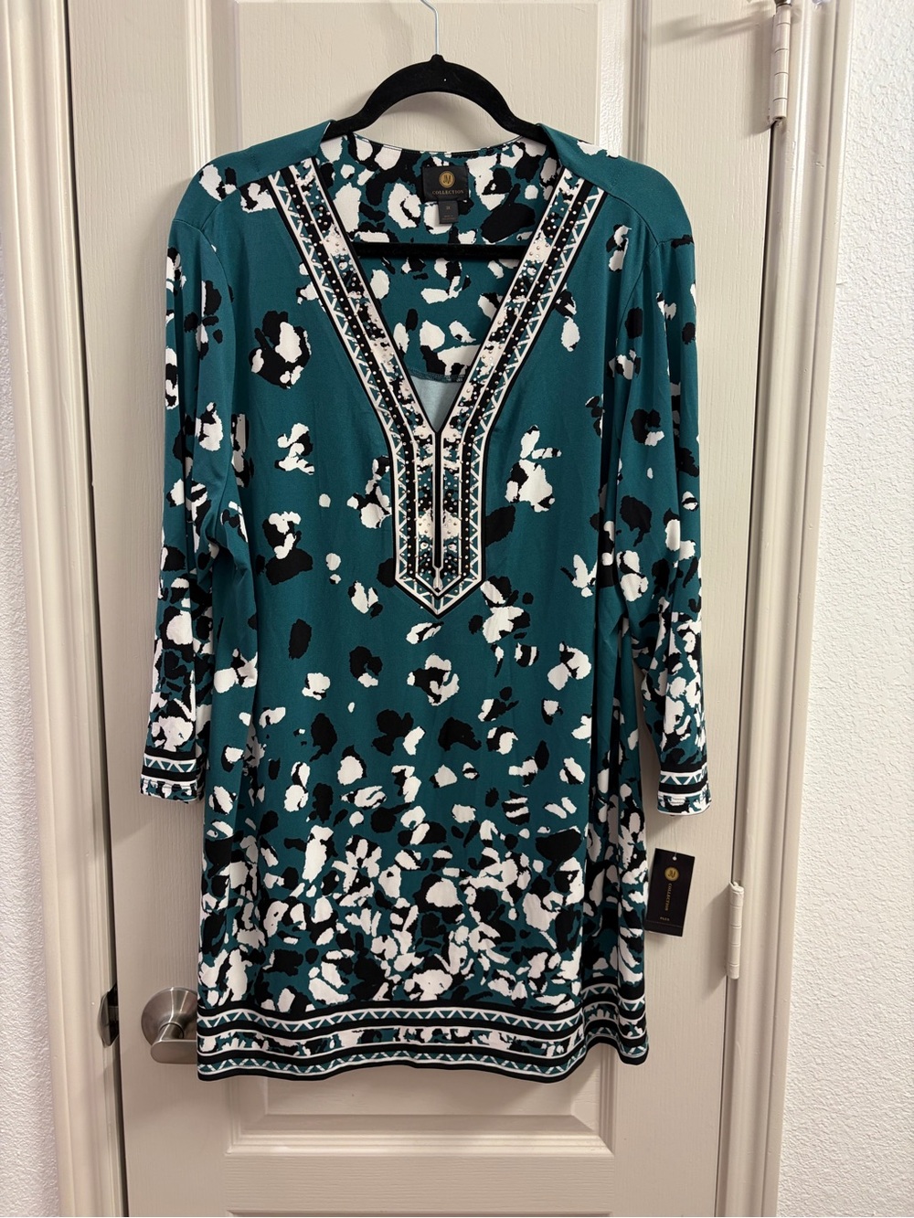JM Collection Teal Black and White Printed V-Neck Tunic